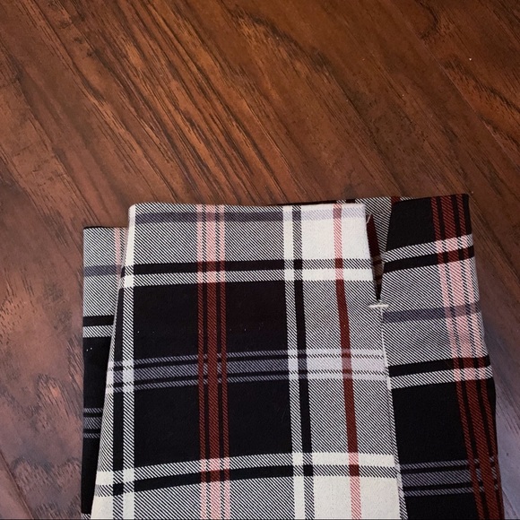 SOLD | H&M | Plaid Capri Slack - Picture 3 of 7